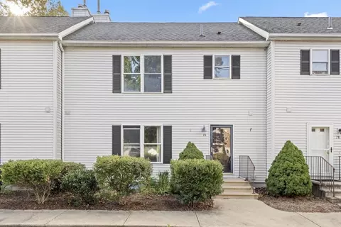 76 Case Ave #76, Seekonk, MA 02771