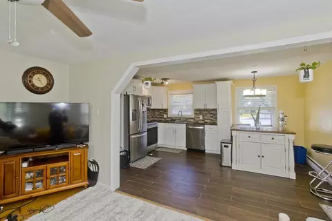 156 Gardens Dr, Springfield, MA 01119 photo 7
