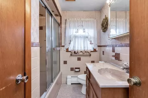 Bath - 4 Bourque St, Lawrence, MA 01843 photo 1 of 1
