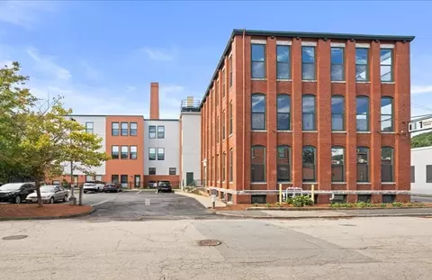 1 Envelope Ter #207, Worcester, MA 01604