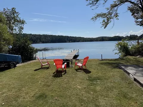 116 Brookfield Rd, Brimfield, MA 01010