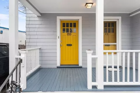 253 Sycamore St #253, Watertown, MA 02472