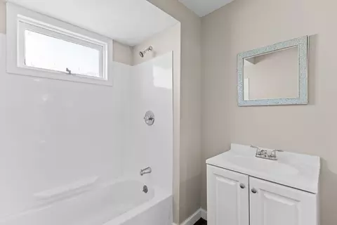 Bath - 71 Cash St, Fall River, MA 02723 photo 1 of 3