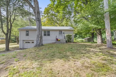 41 Flora Rd, Attleboro, MA 02703