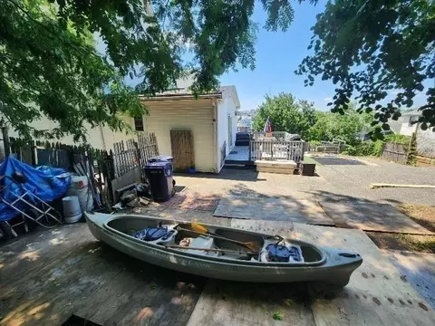 Exterior - 14 Russell St, Everett, MA 02149 photo 3 of 6