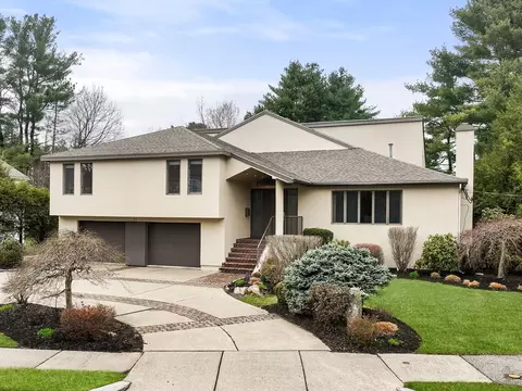 71 Farina Rd, Newton, MA 02459