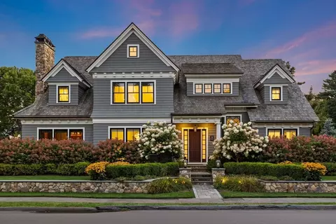 32 Forest St, Lexington, MA 02421