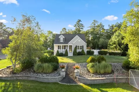 2 Sprucedale Dr, Sturbridge, MA 01566