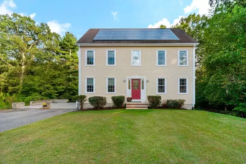 7 Stevens Field Rd, Attleboro, MA 02703