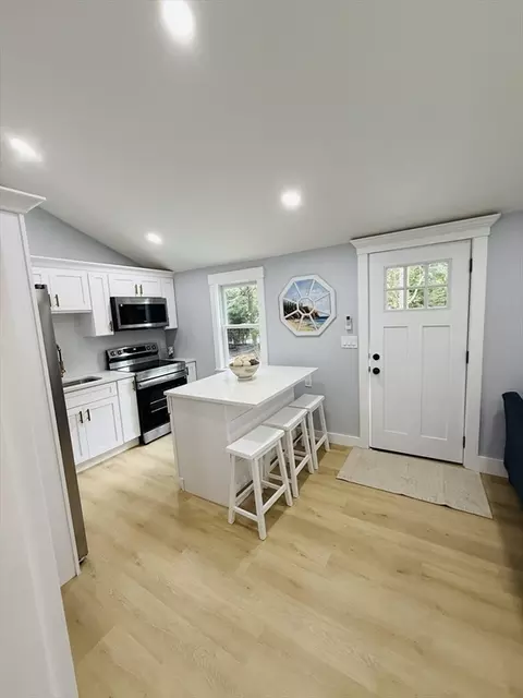 Kitchen - 117 Pheasant Way, Centerville, MA 02632 photo 4 of 4