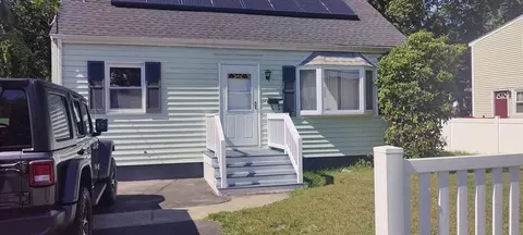 91 Hill St, Brockton, MA 02302