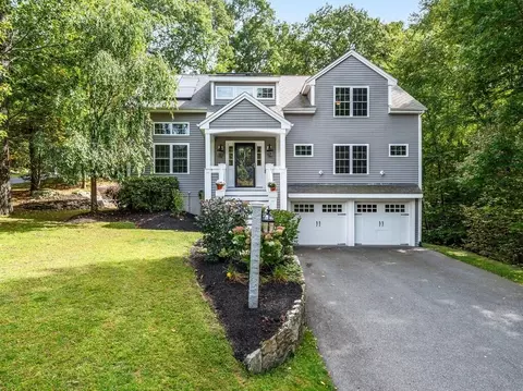 560 Samuel Dr, Whitinsville, MA 01588
