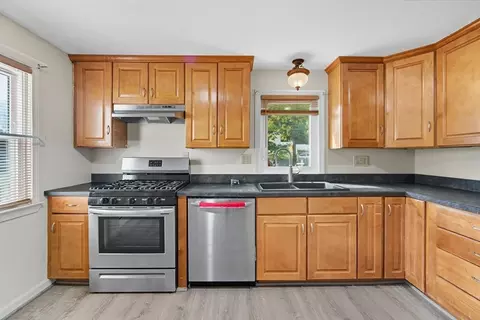 35 Juniper Dr, Springfield, MA 01119 photo 8