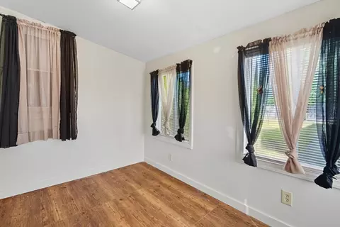 35 Juniper Dr, Springfield, MA 01119 photo 5