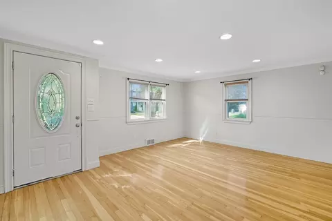 35 Juniper Dr, Springfield, MA 01119 photo 12