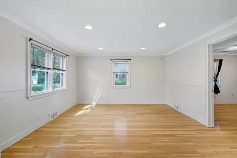 35 Juniper Dr, Springfield, MA 01119 photo 13