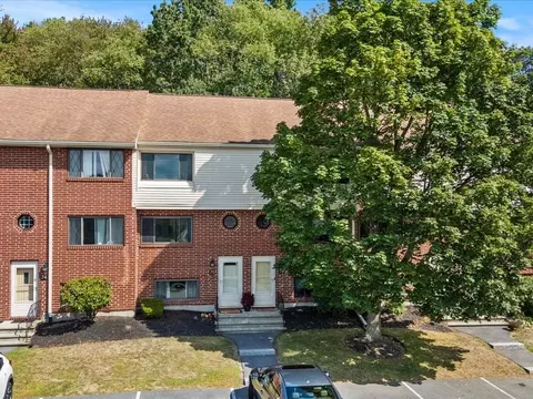 75 Sterling Ln #75, Haverhill, MA 01835