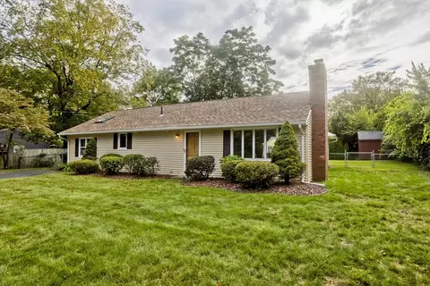54 Shady Brook Ln, Springfield, MA 01118