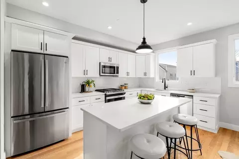 123-125 Centre St #TH4, Boston, MA 02124