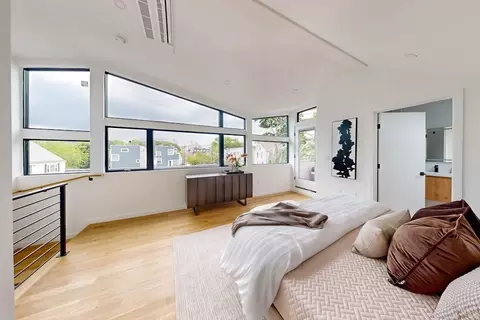 133 Charles St #133, Cambridge, MA 02141
