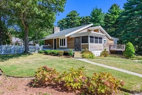 6 Cedar St, Cotuit, MA 02635 photo 3