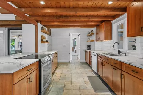 6 Cedar St, Cotuit, MA 02635 photo 7