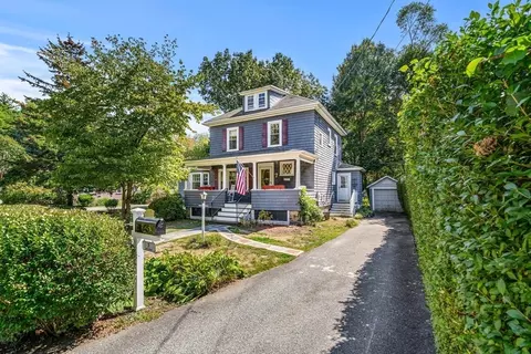 7 Essex St, Wakefield, MA 01880
