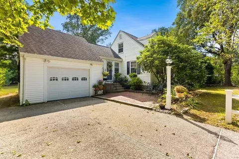 15 Felch Rd, Natick, MA 01760