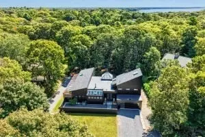 50 Rivers Edge Rd, Falmouth, MA 02536