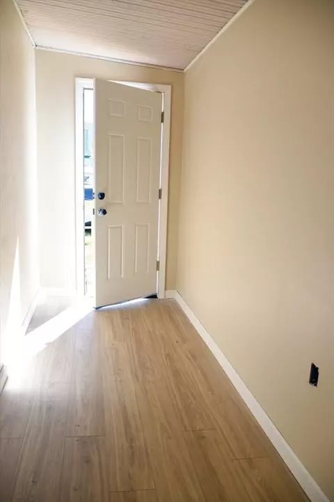 15 Riverview Pl, Chicopee, MA 01013 photo 9