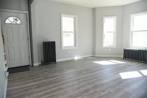 15 Riverview Pl, Chicopee, MA 01013 photo 4