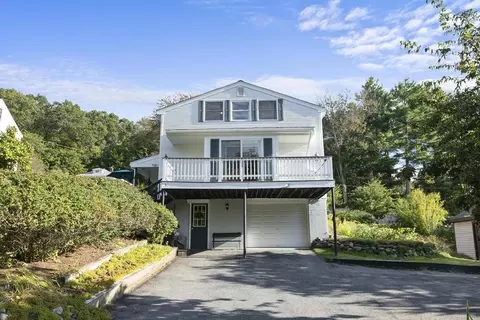 5 Hillside Ave, Merrimac, MA 01860
