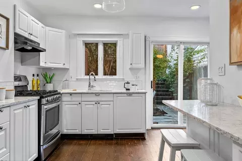 368 E 8th St, Boston, MA 02127 photo 5