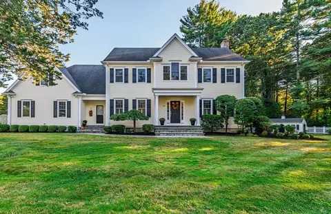 144 Fensview Dr, Westwood, MA 02090