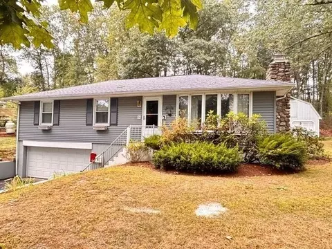 56 Prescott Rd, Whitinsville, MA 01588