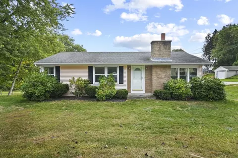 34 Rockland Rd, Auburn, MA 01501