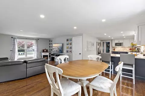 19 Milford, Plymouth, MA 02360