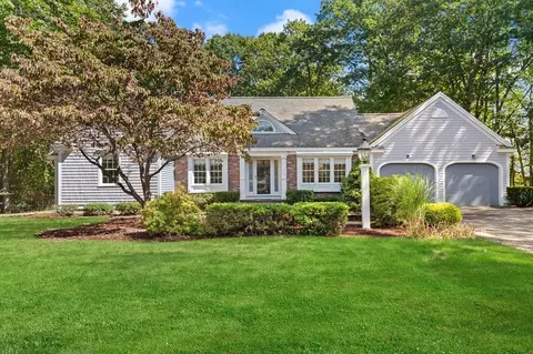 3 Carriage Ln, Georgetown, MA 01833
