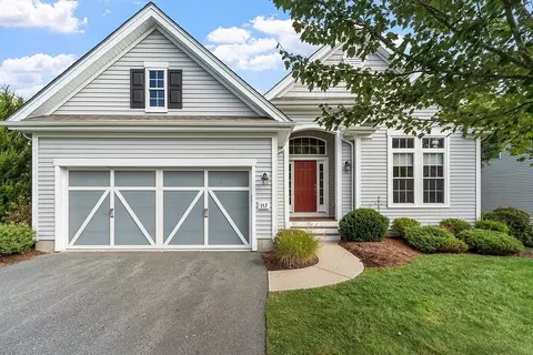 117 Skyline Dr #117, Acton, MA 01720