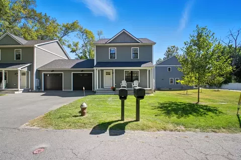 26 Colonial Ave #26, Easthampton, MA 01027