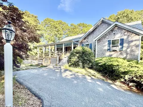 24 River Hill Rd, Falmouth, MA 02536