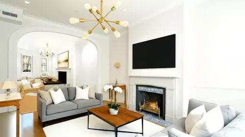 32 W Cedar St, Boston, MA 02108