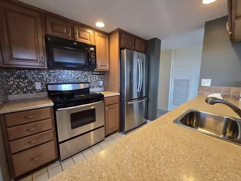 165 Cottage St #611, Chelsea, MA 02150
