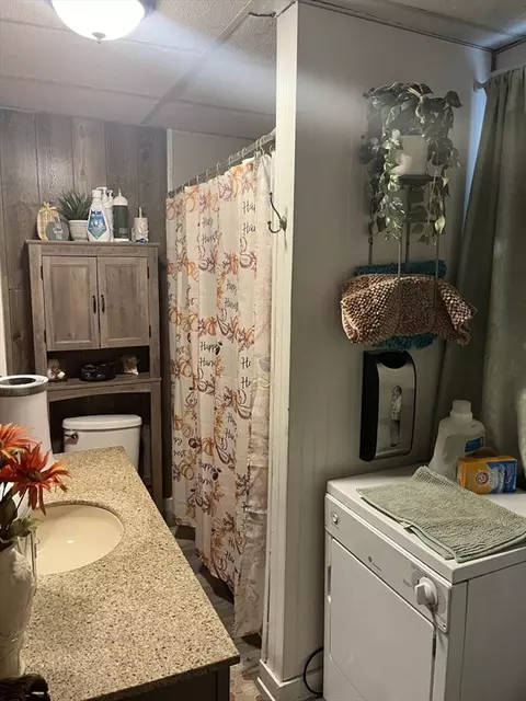 1526 Dwight St, Springfield, MA 01107 photo 9