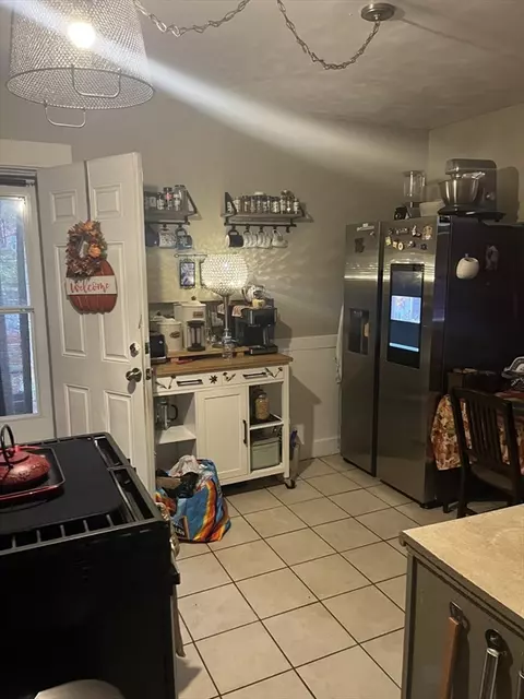 1526 Dwight St, Springfield, MA 01107 photo 4