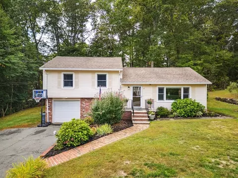 4 Oakhurst Ave, Ipswich, MA 01938
