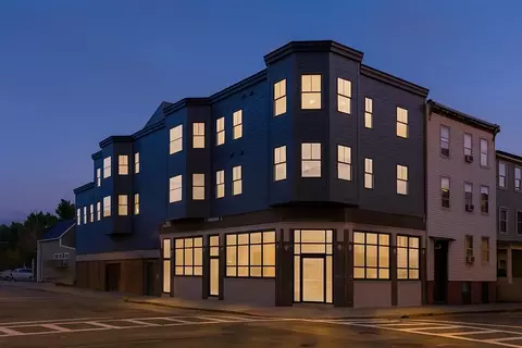 655 Saratoga St #4, Boston, MA 02128