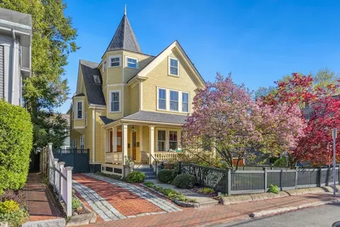 12-14 Hollis St, Cambridge, MA 02140