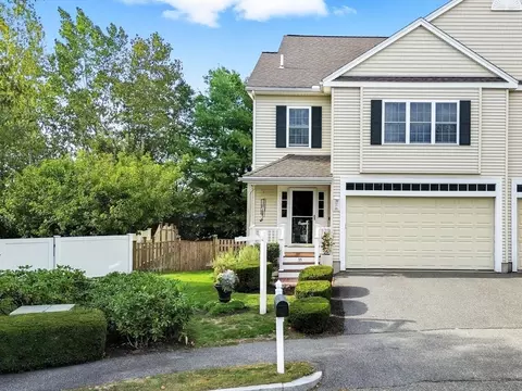 35 Andrea Cir #35, Needham, MA 02494