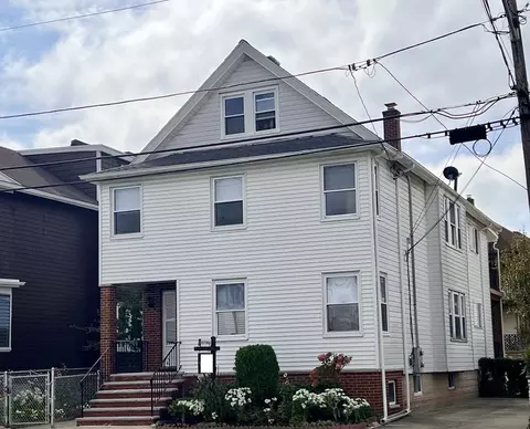 12 Wellesley St, Medford, MA 02155